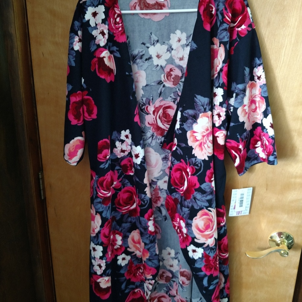 Lularoe Medium Navy Floral Shirley Kimono
